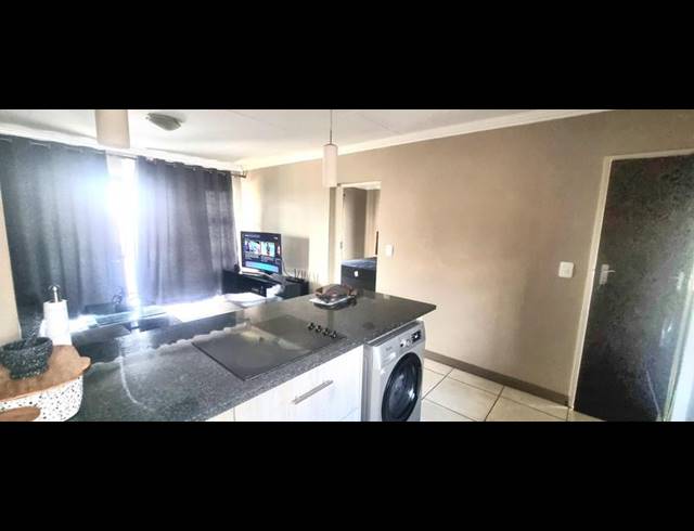 2 BEDROOM APARTMENT FOR SALE IN AMBERFIELD